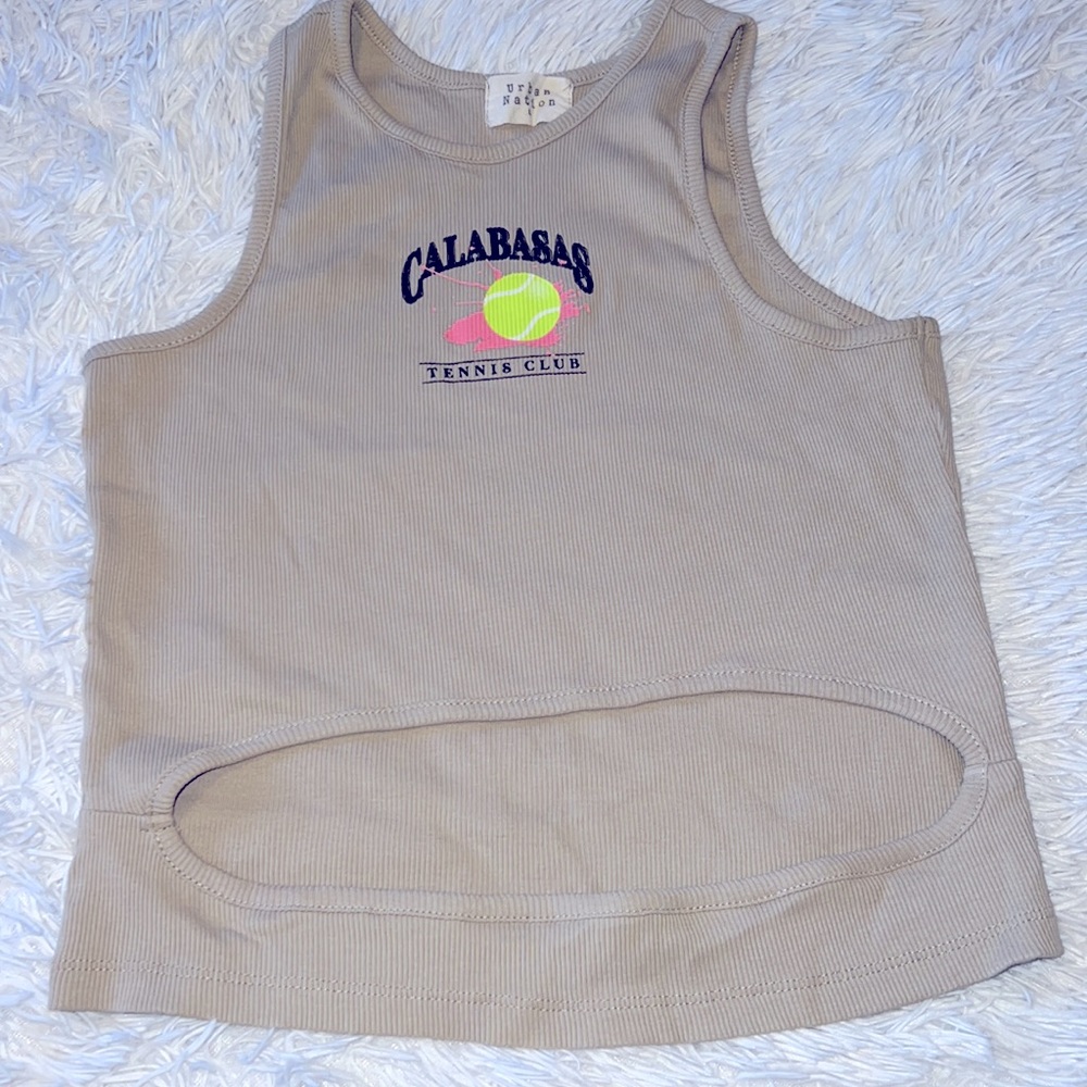 🎈5 items for $20 bundles Women tank top Size Large “Urban Nation”